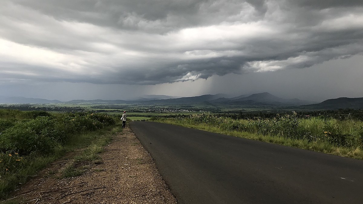 Angry Muhoroni residents torch four lorries after fatal road crash in Kasese