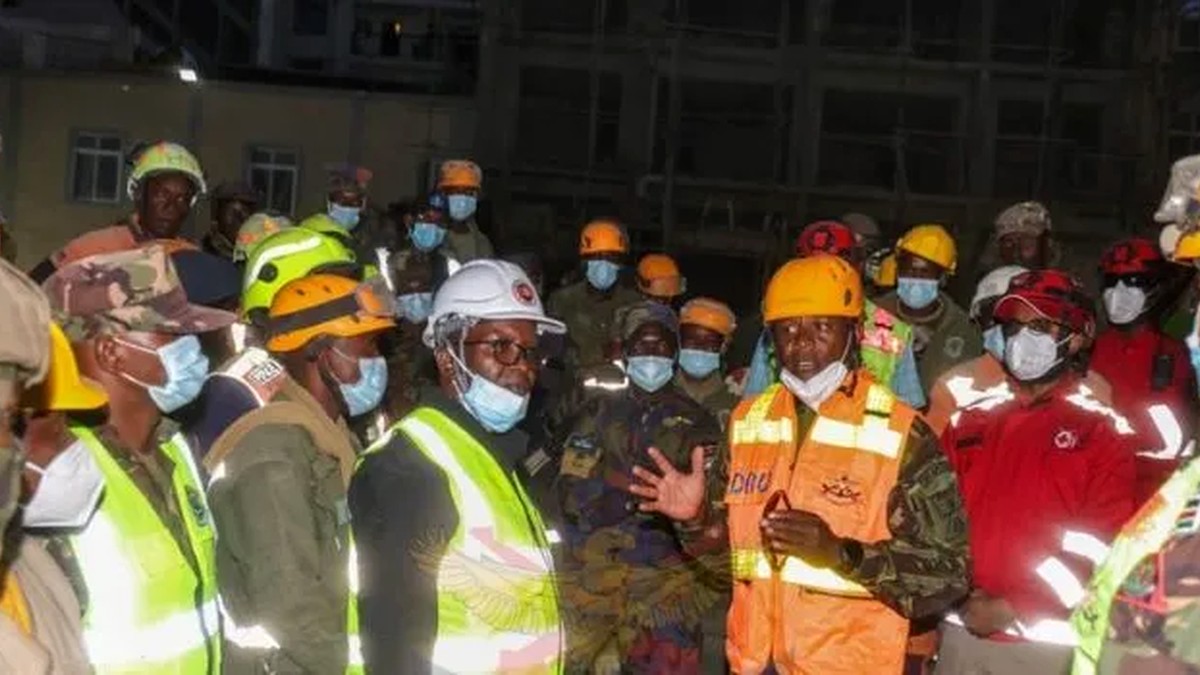 Eastleigh collapse: Two more people detected alive under rubble as rescuers clear most of the debris